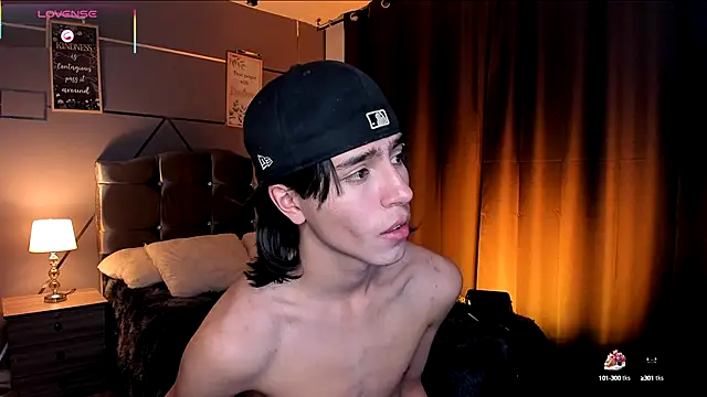 Snapshot of Christopher_77 chatting on 09-16-25, 01:45 Christopher 77 online show from 09-16-25, 01:45