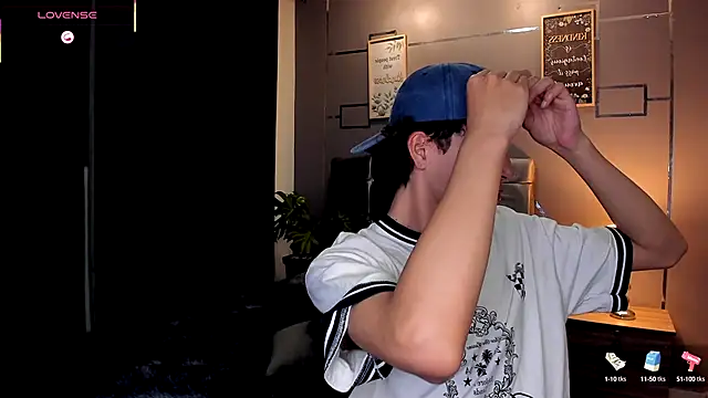 Snapshot of Christopher_77 chatting on 10-08-25, 12:39 Christopher 77 online show from 10-08-25, 12:39