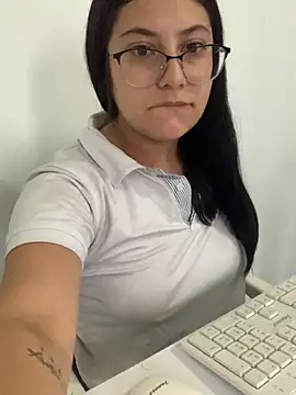 Snapshot of Velma_star chatting on 10-01-25, 11:36 Velma star online show from 10-01-25, 11:36