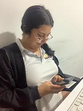 Snapshot of Velma_star chatting on 09-15-25, 12:05 Velma star online show from 09-15-25, 12:05