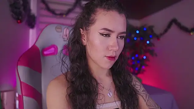 chloe moons  online show from 12-18-25, 04:33