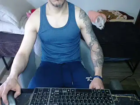 Snapshot of bossking017 chatting on 03-08-25, 01:47 bossking017 online show from 03-08-25, 01:47