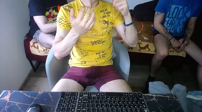 Snapshot of bossking017 chatting on 03-16-25, 07:17 bossking017 online show from 03-16-25, 07:17