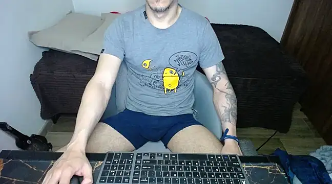 Snapshot of bossking017 chatting on 02-26-25, 02:41 bossking017 online show from 02-26-25, 02:41