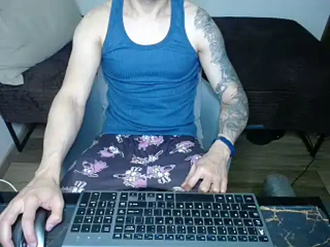 Snapshot of bossking017 chatting on 03-09-25, 02:18 bossking017 online show from 03-09-25, 02:18