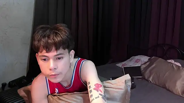 hotfreshdior online show from 04-19-26, 06:32