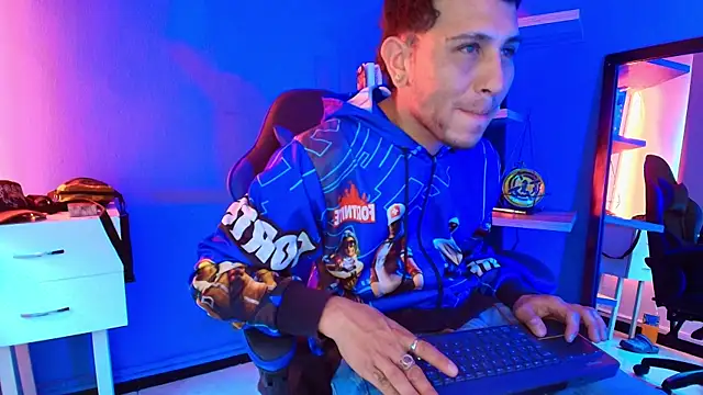 Snapshot of Thonixxx_mr chatting on 02-24-26, 07:48 Thonixxx mr online show from 02-24-26, 07:48