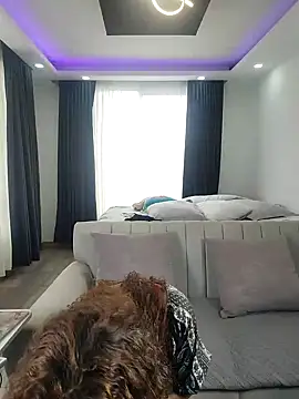 Snapshot of evasweett__ chatting on 02-15-26, 04:50 evasweett online show from 02-15-26, 04:50