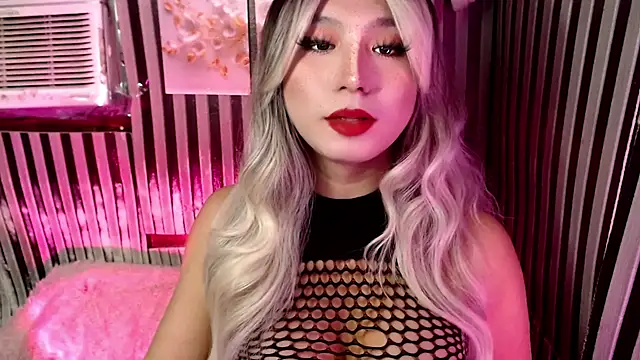 UrhotlucyTS online show from 06-26-26, 07:03