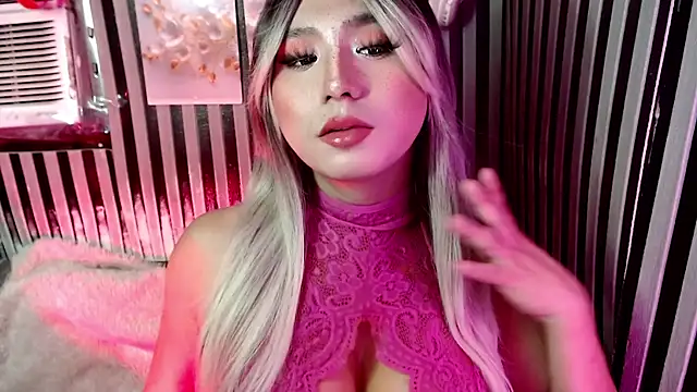 UrhotlucyTS online show from 07-07-26, 06:47