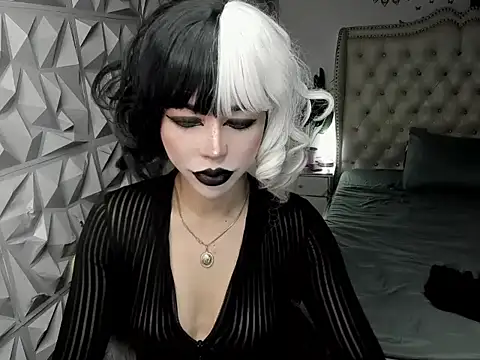 Snapshot of janecomander chatting on 06-06-26, 09:03 janecomander online show from 06-06-26, 09:03