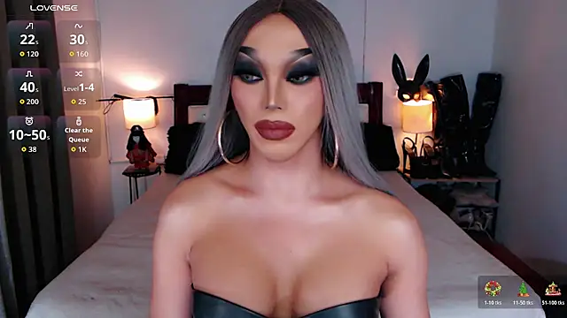 xQueenElektrax online show from 12-16-25, 08:18