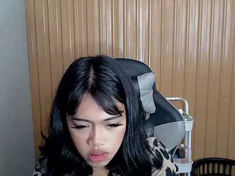 urcurlydiva online show from 04-15-26, 05:13