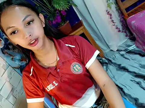 Snapshot of Simi_Ipit chatting on 06-15-26, 07:13 Simi Ipit online show from 06-15-26, 07:13