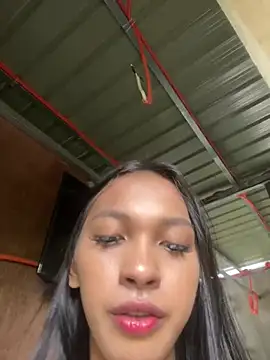 Snapshot of Simi_Ipit chatting on 06-17-26, 06:35 Simi Ipit online show from 06-17-26, 06:35