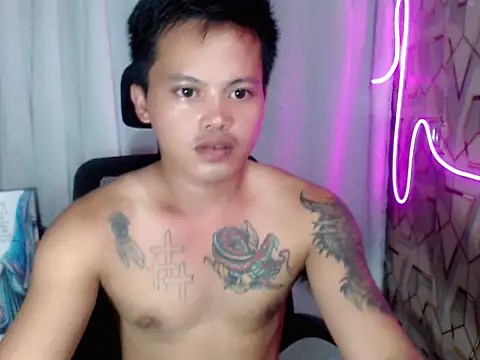 Snapshot of urhotfucker13 chatting on 07-06-26, 05:03 urhotfucker13 online show from 07-06-26, 05:03
