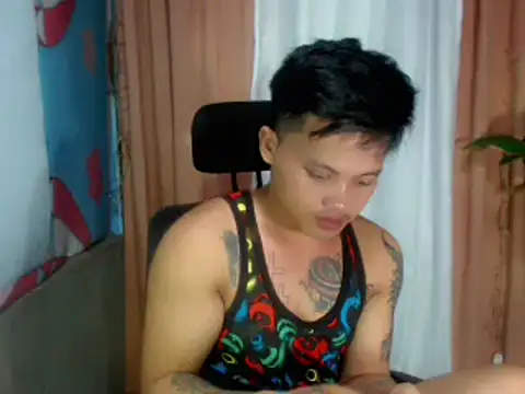 Snapshot of urhotfucker13 chatting on 10-21-25, 03:00 urhotfucker13 online show from 10-21-25, 03:00