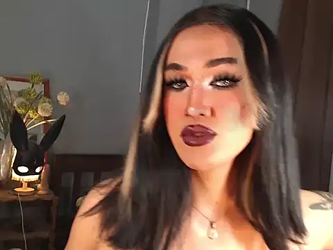 Snapshot of AleinaCroft chatting on 10-09-25, 06:58 AleinaCroft online show from 10-09-25, 06:58