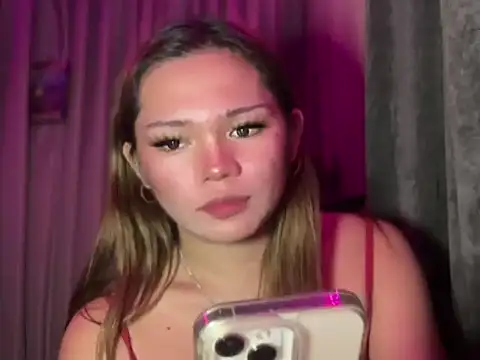 Snapshot of the_extinction_ofbeauty chatting on 03-11-26, 08:25 the extinction ofbeauty online show from 03-11-26, 08:25