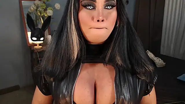 Snapshot of KitSmithCumerr chatting on 10-14-25, 02:28 KitSmithCumerr online show from 10-14-25, 02:28