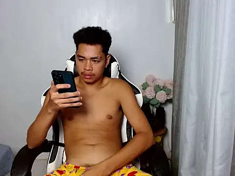 curlyasian njxx online show from 04-22-26, 04:14