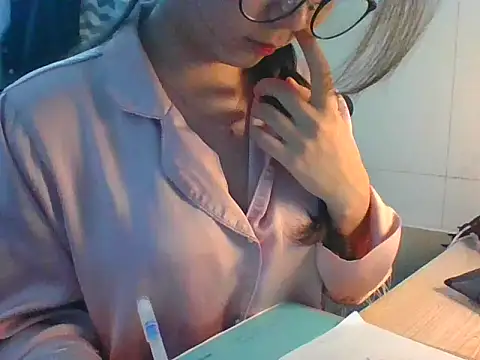 Linzly online show from 11-08-25, 02:37