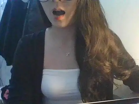 Linzly online show from 10-25-25, 05:02