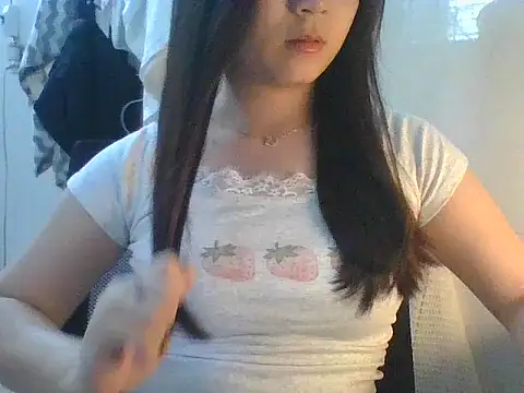 Linzly online show from 05-17-26, 02:33