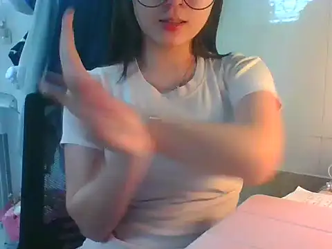 Linzly online show from 11-26-25, 02:44