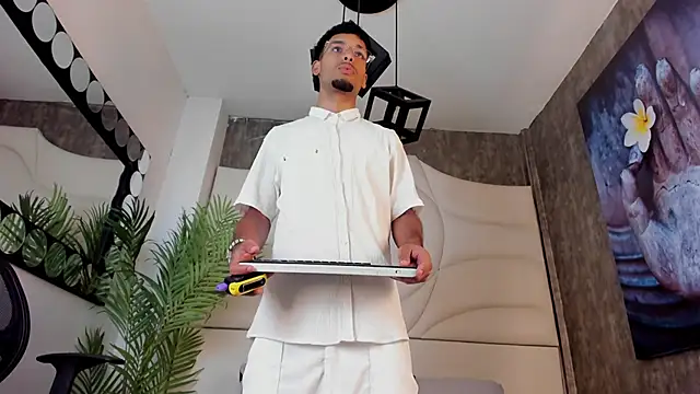 Thiagoferreti online show from 10-17-25, 03:21