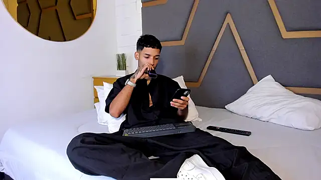 Thiagoferreti online show from 02-24-26, 03:51