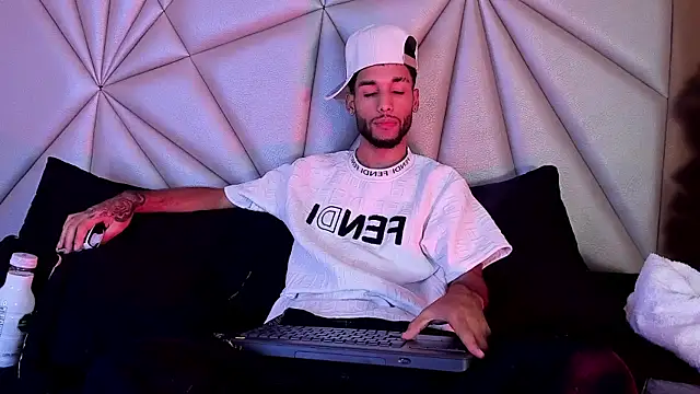 Thiagoferreti online show from 04-09-26, 03:19