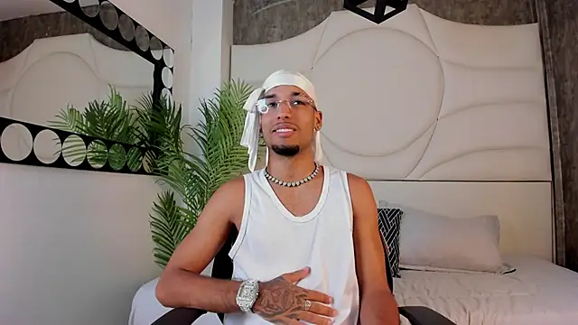 Thiagoferreti online show from 10-15-25, 03:38