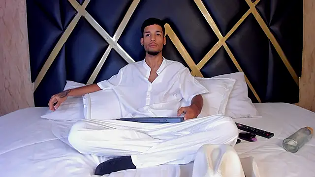 Thiagoferreti online show from 02-17-26, 03:48