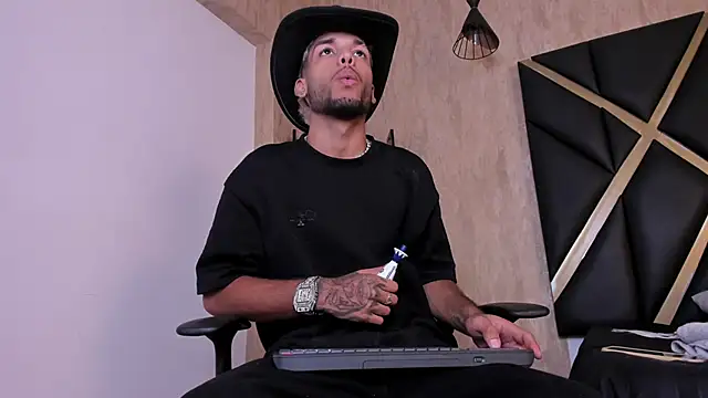 Thiagoferreti online show from 09-19-25, 03:32