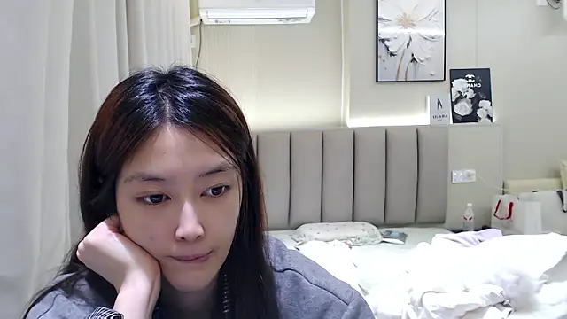 Snapshot of Mimi-cnbaby chatting on 10-28-25, 01:32 Mimi-cnbaby online show from 10-28-25, 01:32