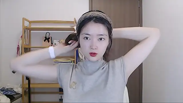 Mimi-cnbaby online show from 04-19-26, 01:23