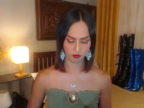 Snapshot of Nathalieheartt chatting on 10-05-25, 01:40 Nathalieheartt online show from 10-05-25, 01:40