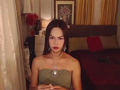 Nathalieheartt online show from 04-15-26, 01:15