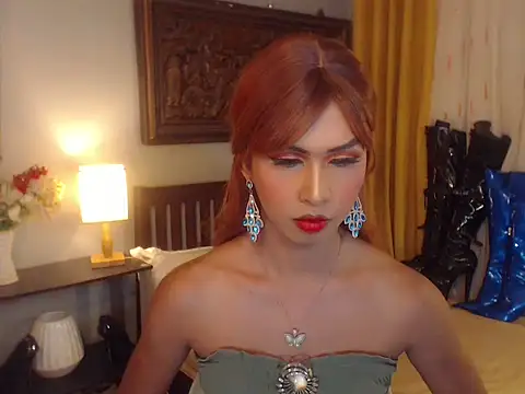 Snapshot of Nathalieheartt chatting on 09-25-25, 02:06 Nathalieheartt online show from 09-25-25, 02:06
