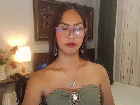 Nathalieheartt online show from 07-13-26, 01:43