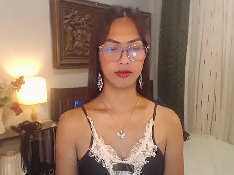 Nathalieheartt online show from 07-15-26, 12:56