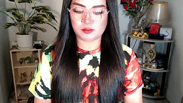 Snapshot of YourSweet-mich chatting on 09-24-25, 07:04 YourSweet-mich online show from 09-24-25, 07:04