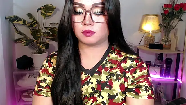 YourSweet-mich online show from 12-15-25, 04:24