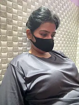 Snapshot of Hot_Jaanvi_ chatting on 06-18-26, 07:18 Hot Jaanvi online show from 06-18-26, 07:18