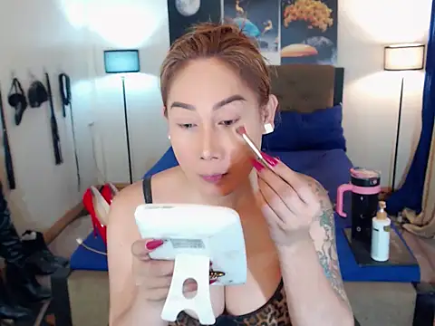 Snapshot of Allysonevanns chatting on 02-11-26, 06:08 Allysonevanns online show from 02-11-26, 06:08