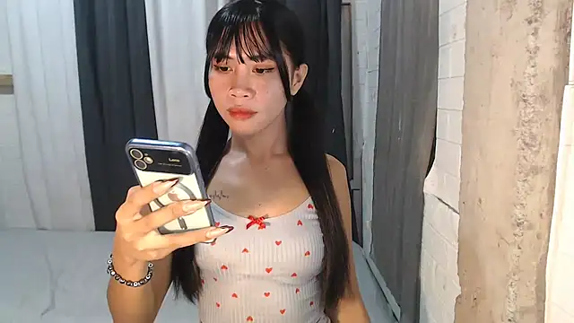 Steffi scott online show from 10-31-25, 01:35