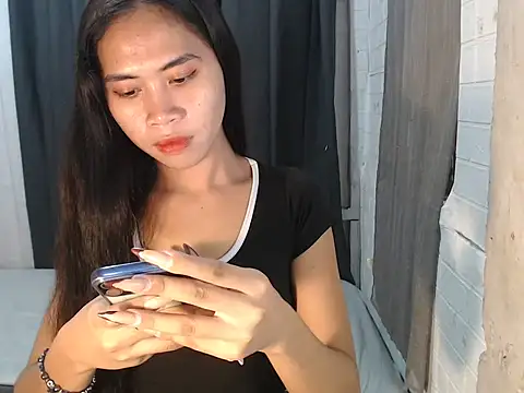 Steffi scott online show from 10-30-25, 01:37