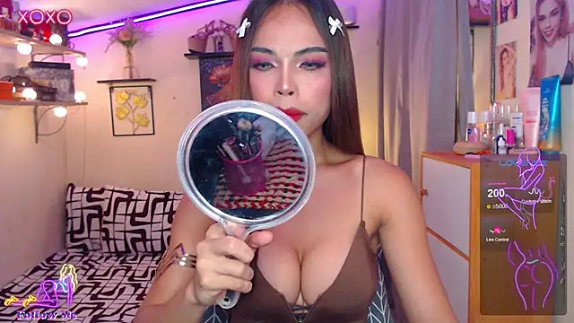 Snapshot of izabella_moore chatting on 03-10-26, 03:54 izabella moore online show from 03-10-26, 03:54