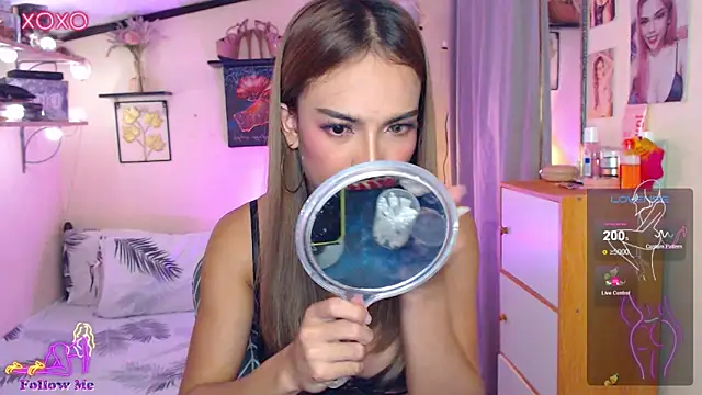 Snapshot of izabella_moore chatting on 10-22-25, 05:29 izabella moore online show from 10-22-25, 05:29